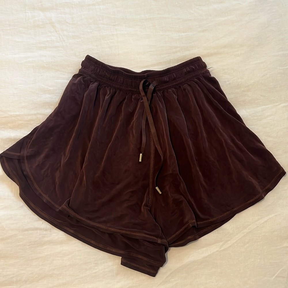 Lululemon lounge shorts